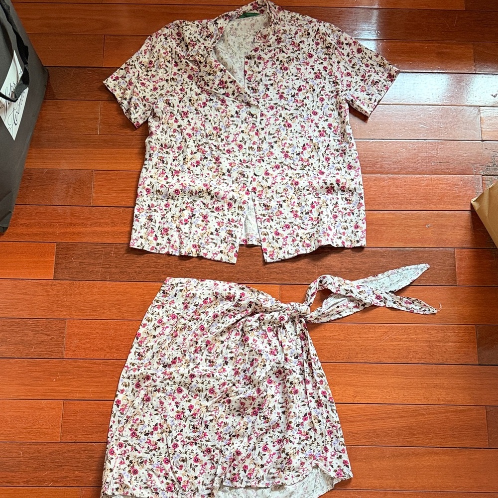 Floral Short-Sleeve skirt Set in Pink/White
